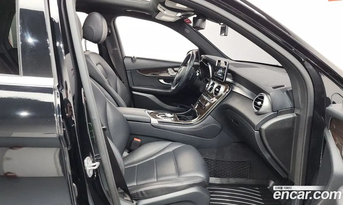 Mercedes-Benz GLC-Class 2019 2.0 автомат (гидро), фото 16 Mercedes-Benz GLC-Class 2019 2.0 автомат (гидро), фото 16