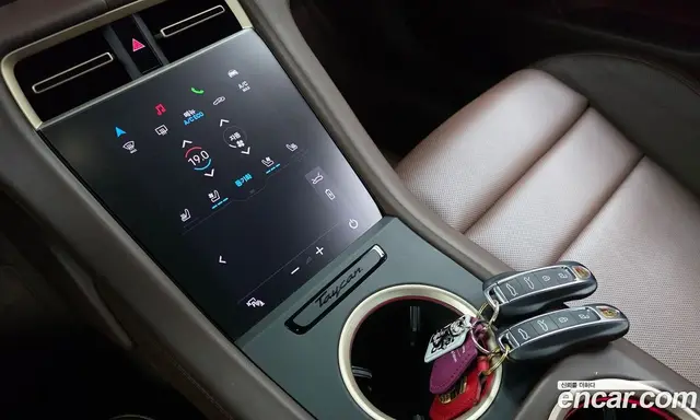 Porsche Taycan 2023 0.1 автомат (гидро), миниатюра 12
