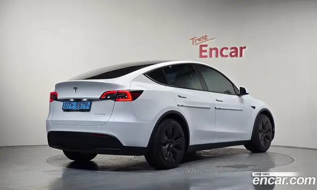 Tesla Model Y 2023 0.2 автомат (гидро), миниатюра 1