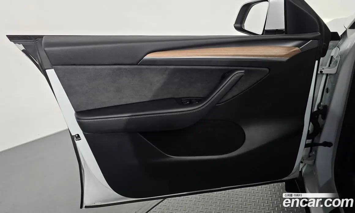 Tesla Model Y 2023 0.2 автомат (гидро), фото 13