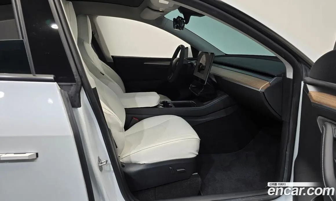Tesla Model Y 2023 0.2 автомат (гидро), фото 15