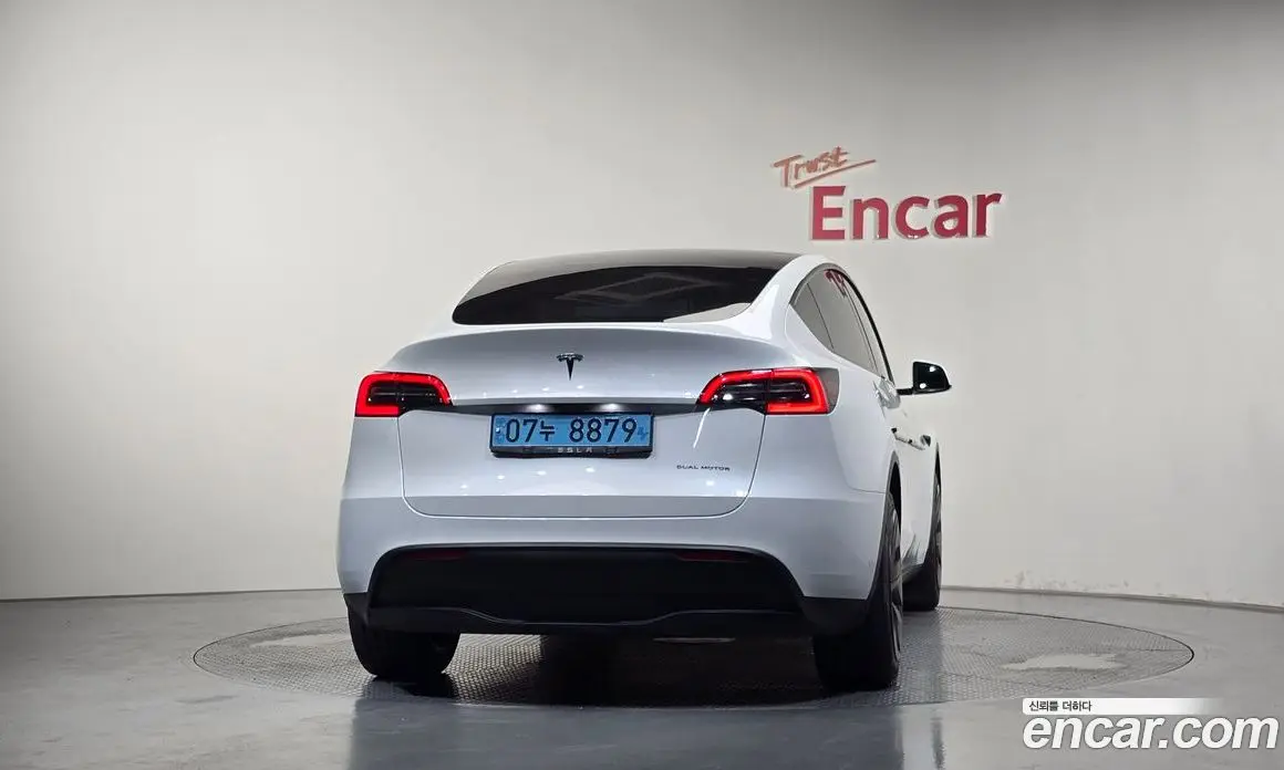 Tesla Model Y 2023 0.2 автомат (гидро), фото 3