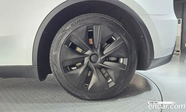Tesla Model Y 2023 0.2 автомат (гидро), миниатюра 6