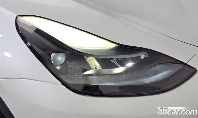 Tesla Model Y 2023 0.2 автомат (гидро), миниатюра 7