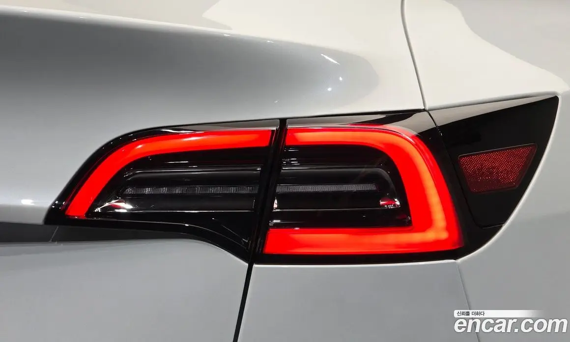 Tesla Model Y 2023 0.2 автомат (гидро), фото 8