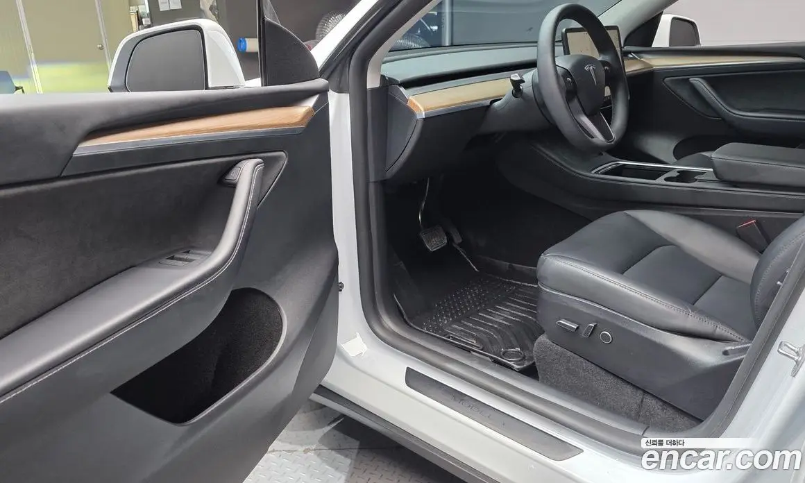 Tesla Model Y 2024 0.2 автомат (гидро), фото 13 Tesla Model Y 2024 0.2 автомат (гидро), фото 13