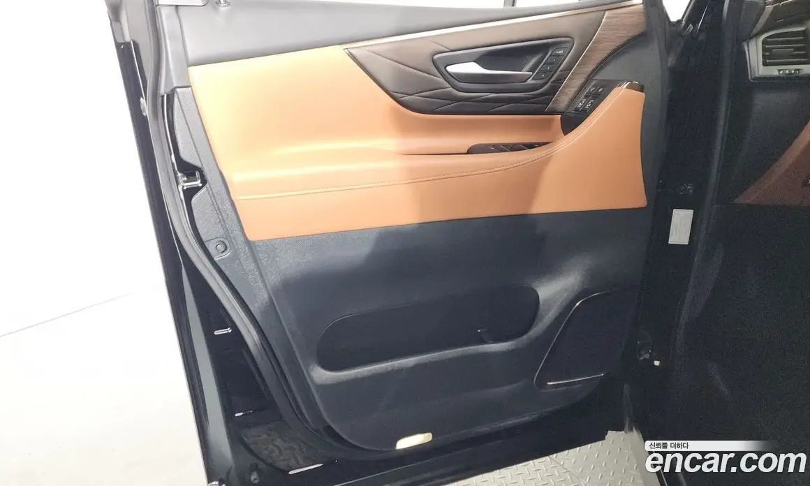 Toyota Alphard 2024 2.5 автомат (гидро), фото 14 Toyota Alphard 2024 2.5 автомат (гидро), фото 14