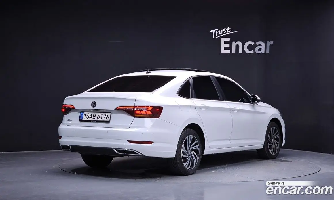 Volkswagen Jetta 2021 1.4 автомат (гидро), фото 2