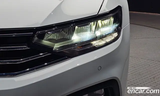 Volkswagen Passat 2022 2.0 автомат (гидро), миниатюра 8 Volkswagen Passat 2022 2.0 автомат (гидро), миниатюра 8