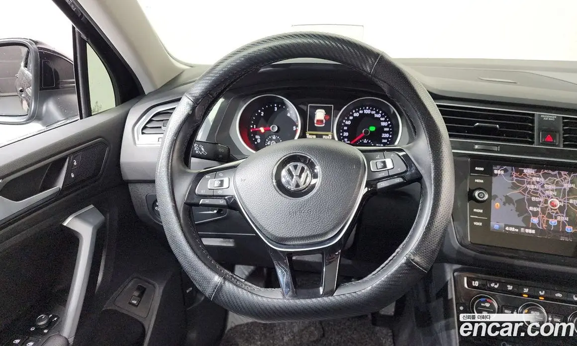 Volkswagen Tiguan 2019 2.0 автомат (гидро), фото 19
