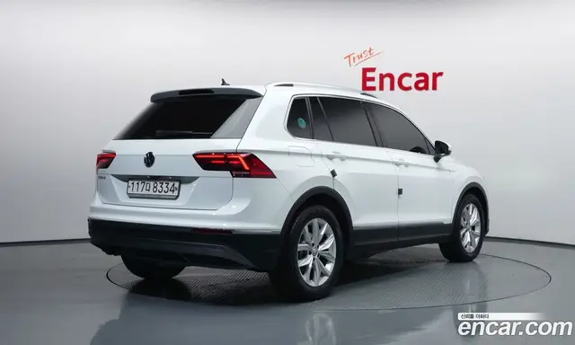 Volkswagen Tiguan 2019 2.0 автомат (гидро), миниатюра 2