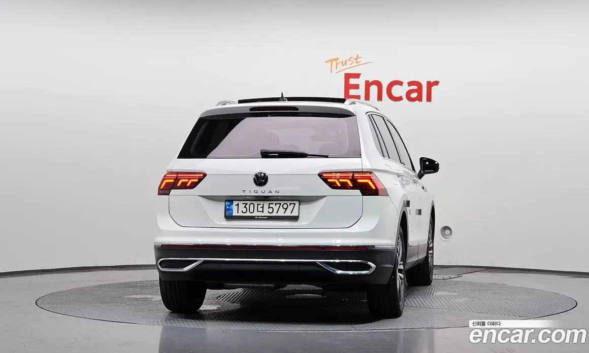 Volkswagen Tiguan 2022 2.0 автомат (гидро), фото 4 Volkswagen Tiguan 2022 2.0 автомат (гидро), фото 4