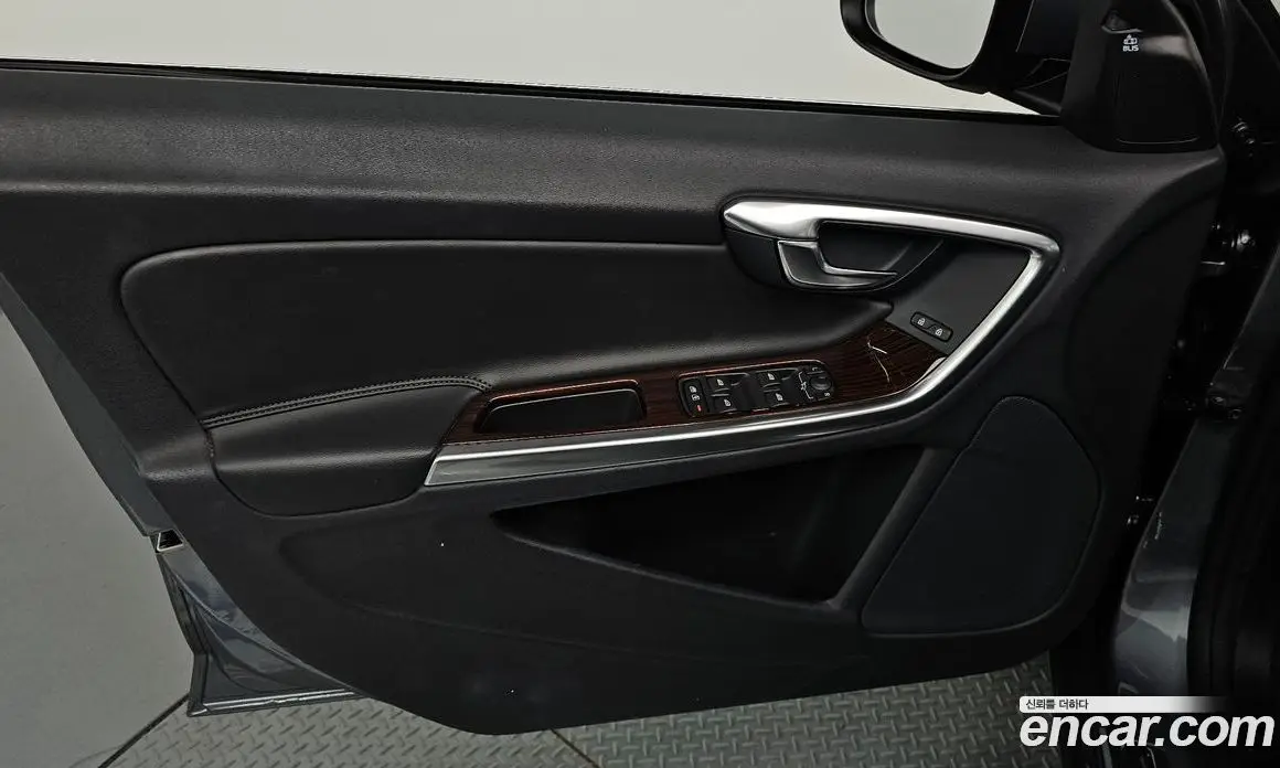 Volvo S60 2018 2.0 автомат (гидро), фото 14 Volvo S60 2018 2.0 автомат (гидро), фото 14
