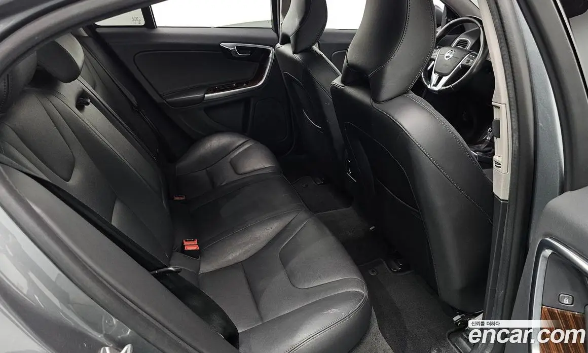 Volvo S60 2018 2.0 автомат (гидро), фото 18 Volvo S60 2018 2.0 автомат (гидро), фото 18