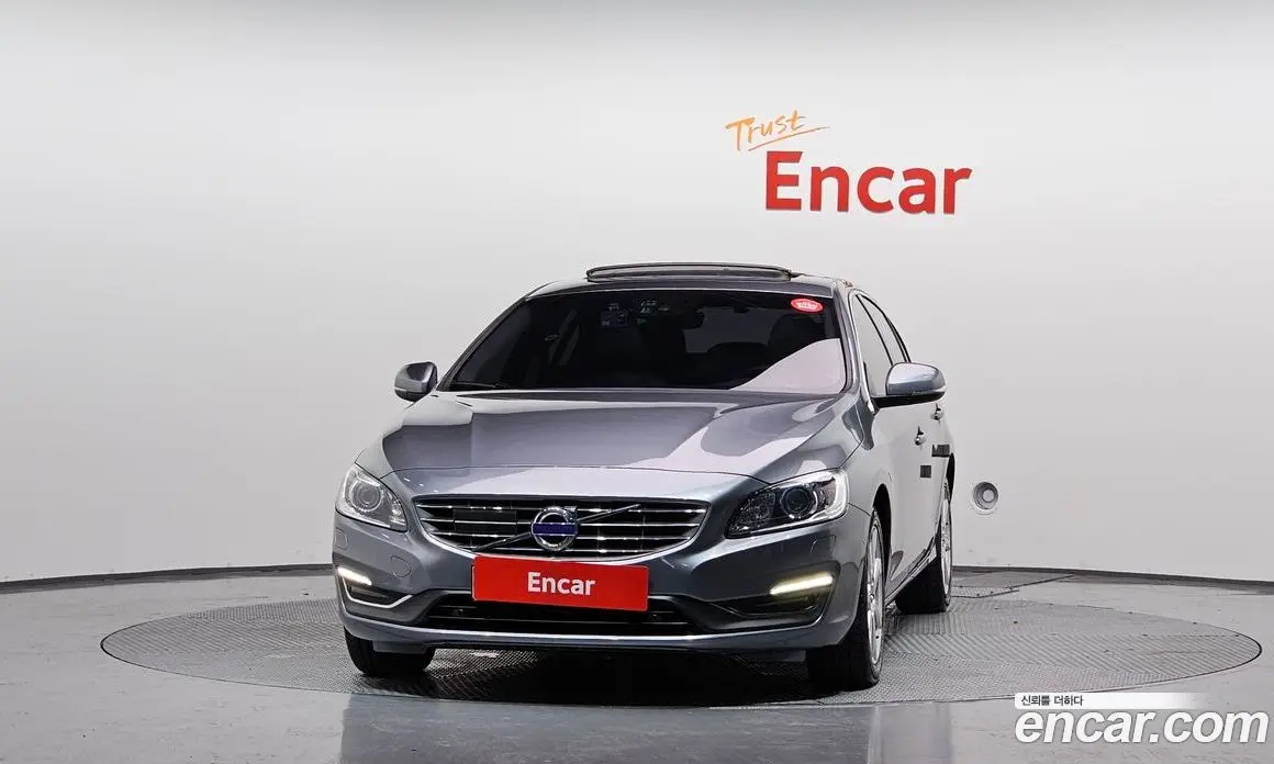 Volvo S60 2018 2.0 автомат (гидро), фото 3 Volvo S60 2018 2.0 автомат (гидро), фото 3