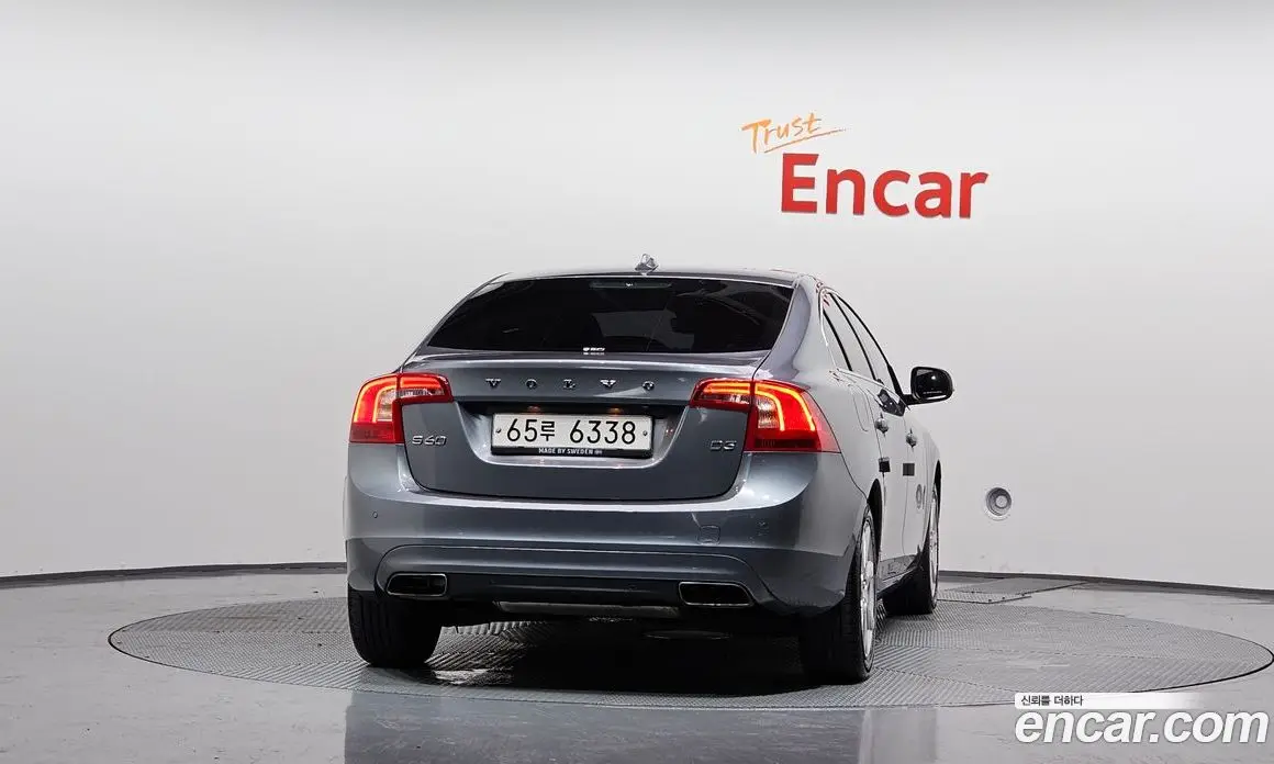 Volvo S60 2018 2.0 автомат (гидро), фото 4 Volvo S60 2018 2.0 автомат (гидро), фото 4