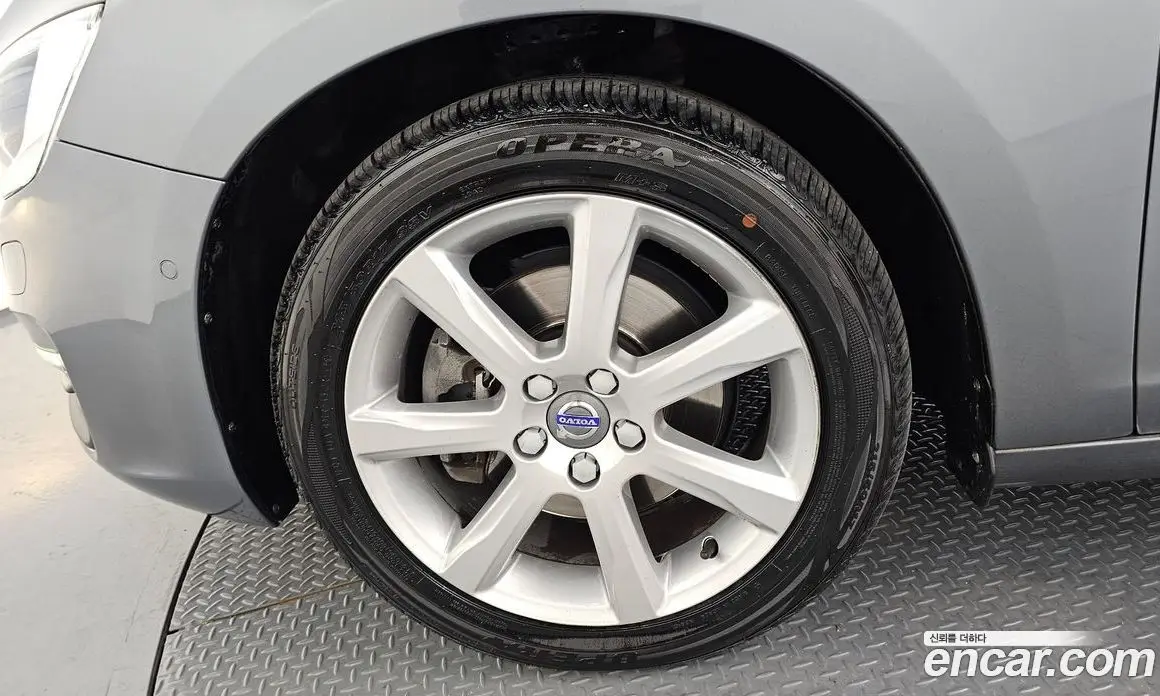 Volvo S60 2018 2.0 автомат (гидро), фото 5 Volvo S60 2018 2.0 автомат (гидро), фото 5