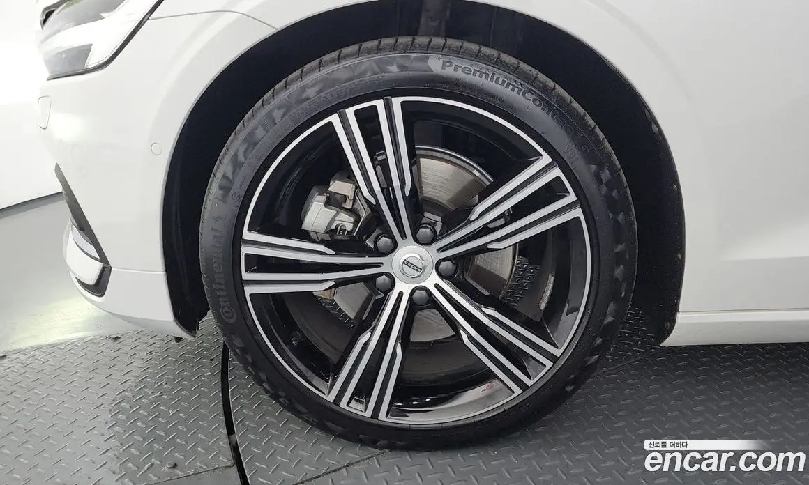Volvo S60 2021 2.0 автомат (гидро), фото 5