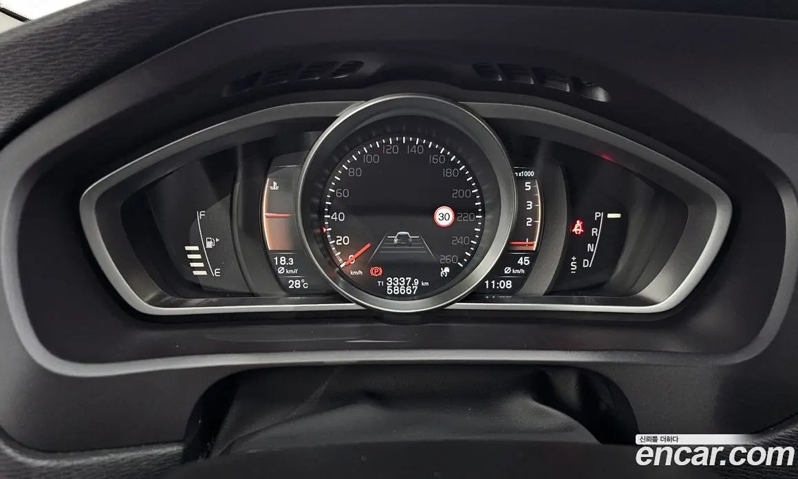 Volvo V40 2019 2.0 автомат (гидро), фото 11 Volvo V40 2019 2.0 автомат (гидро), фото 11