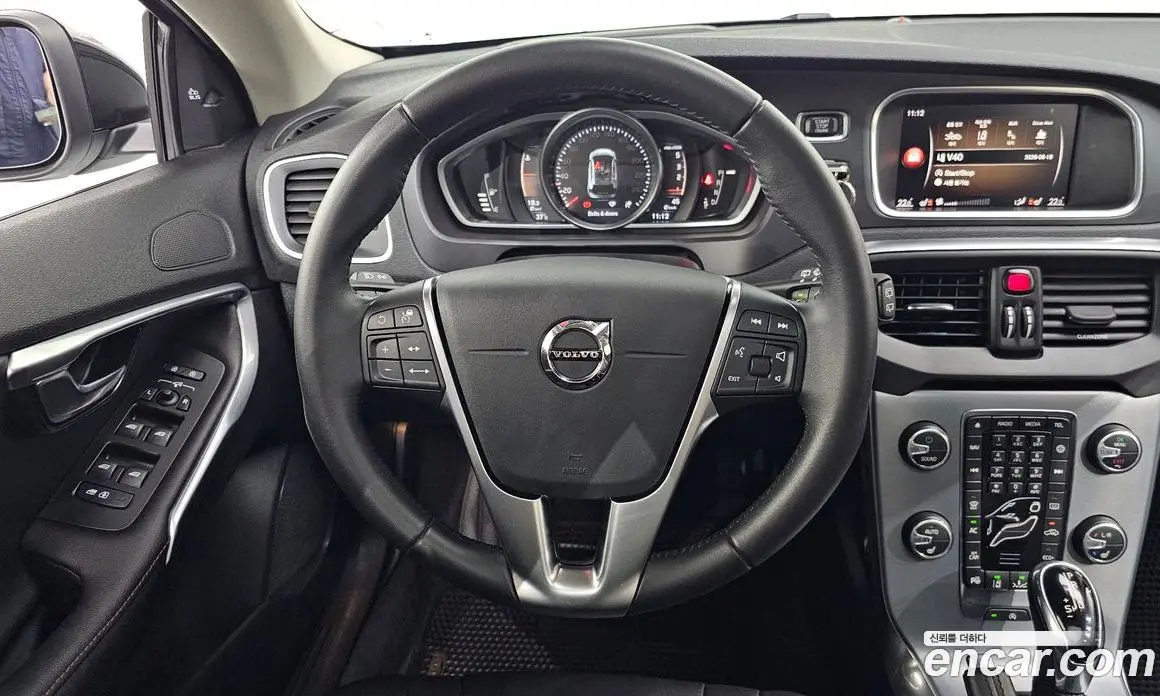 Volvo V40 2019 2.0 автомат (гидро), фото 19 Volvo V40 2019 2.0 автомат (гидро), фото 19