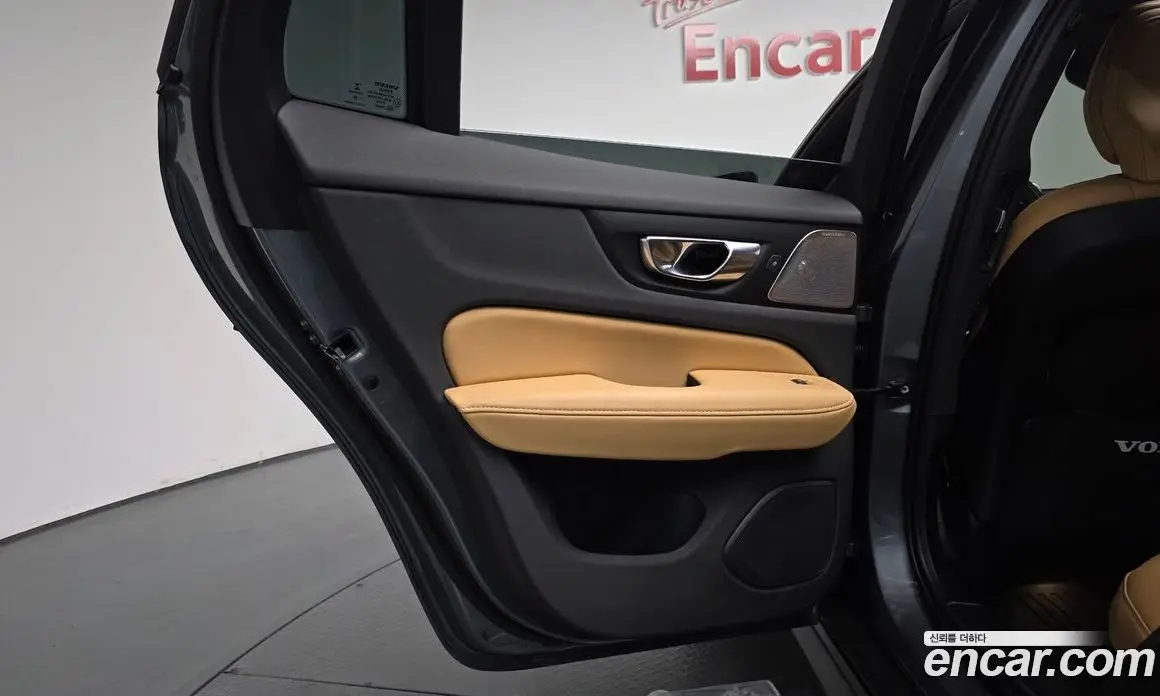 Volvo V60 2020 2.0 автомат (гидро), фото 14 Volvo V60 2020 2.0 автомат (гидро), фото 14