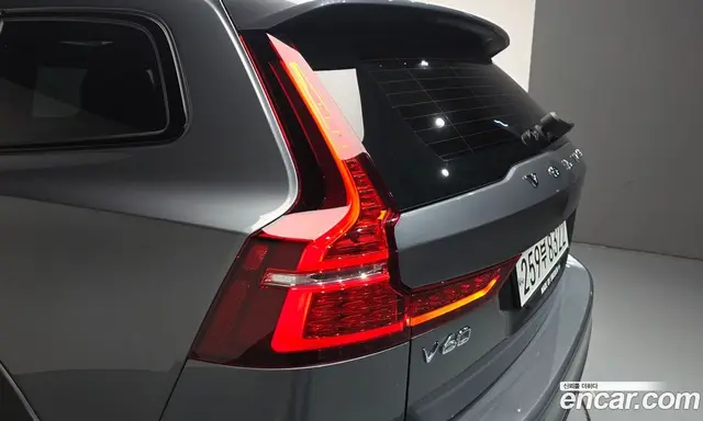Volvo V60 2020 2.0 автомат (гидро), миниатюра 8 Volvo V60 2020 2.0 автомат (гидро), миниатюра 8