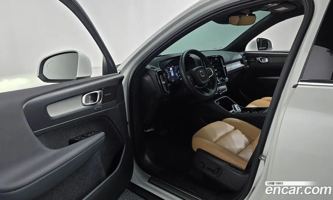 Volvo XC40 2021 2.0 автомат (гидро), фото 13 Volvo XC40 2021 2.0 автомат (гидро), фото 13
