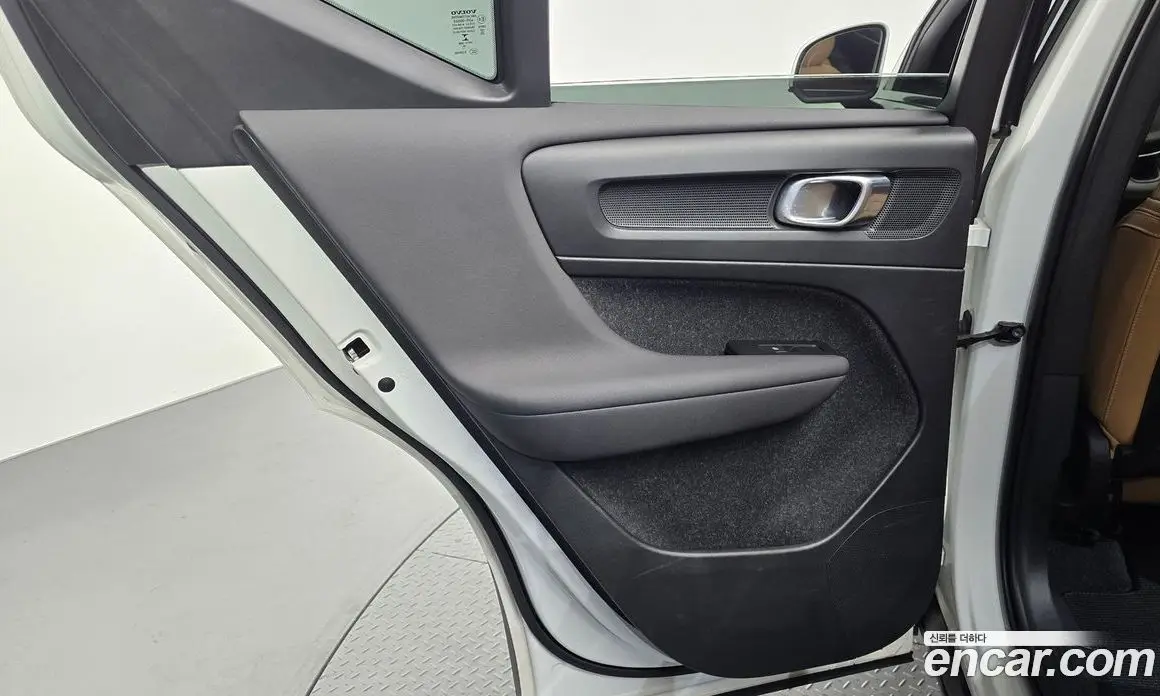 Volvo XC40 2021 2.0 автомат (гидро), фото 15 Volvo XC40 2021 2.0 автомат (гидро), фото 15