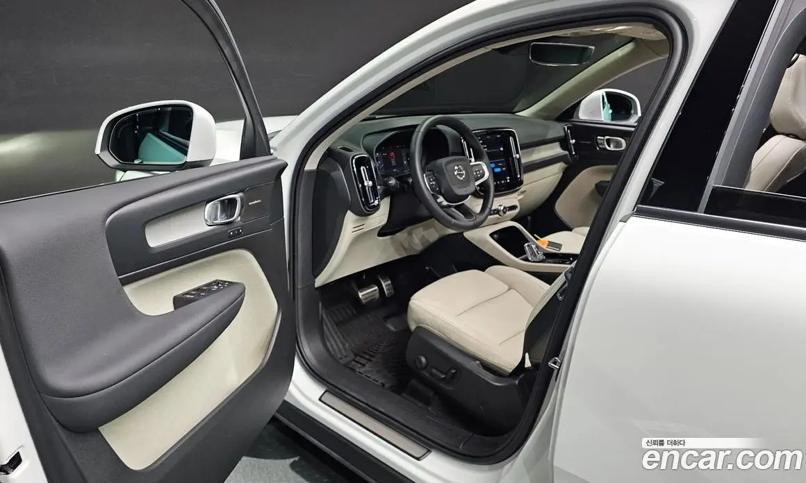 Volvo XC40 2023 2.0 автомат (гидро), фото 13 Volvo XC40 2023 2.0 автомат (гидро), фото 13