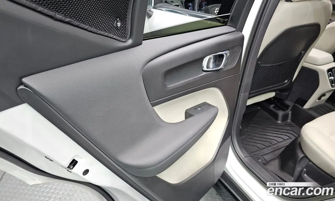 Volvo XC40 2023 2.0 автомат (гидро), фото 15 Volvo XC40 2023 2.0 автомат (гидро), фото 15