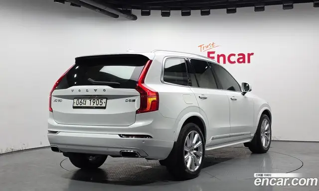 Volvo XC90 2019 2.0 автомат (гидро), миниатюра 2