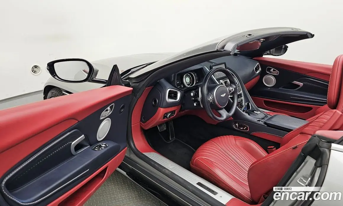 Aston Martin DB11 2023 4.0 автомат (гидро), фото 11 Aston Martin DB11 2023 4.0 автомат (гидро), фото 11