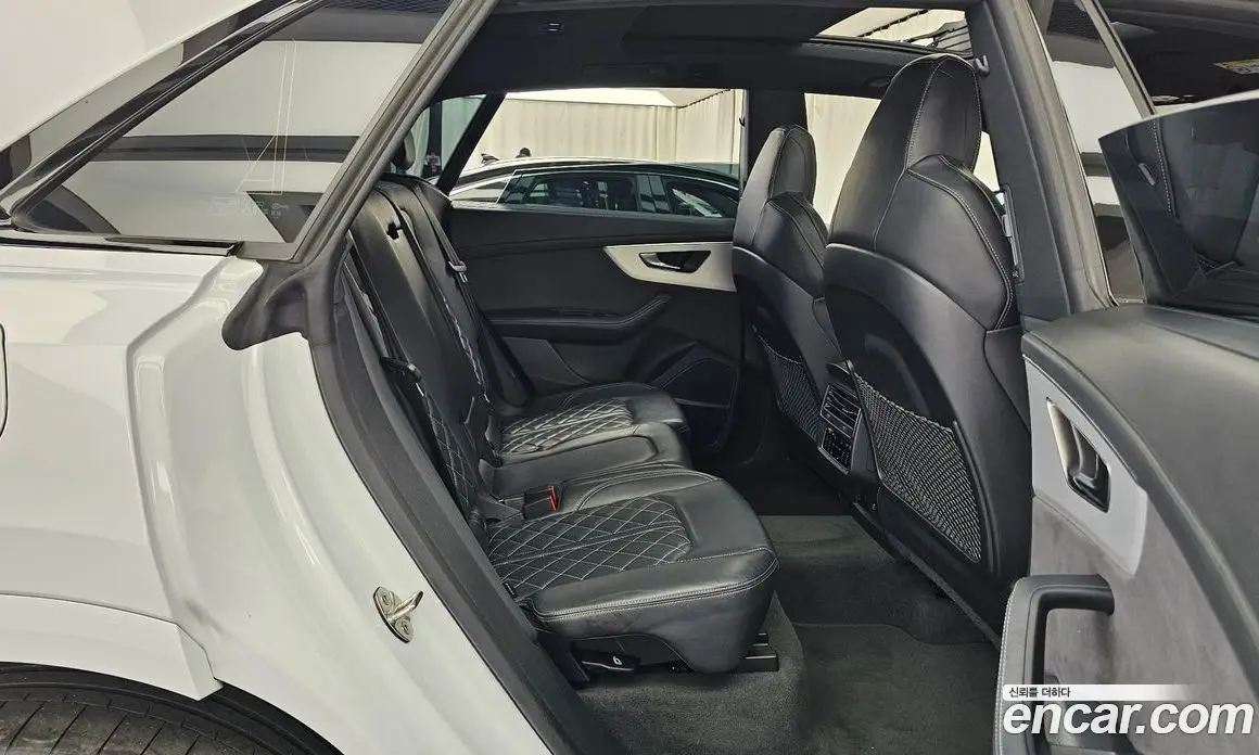 Audi Q8 2023 3.0 автомат (гидро), фото 18
