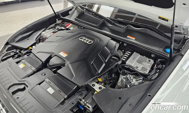 Audi Q8 2023 3.0 автомат (гидро), миниатюра 6
