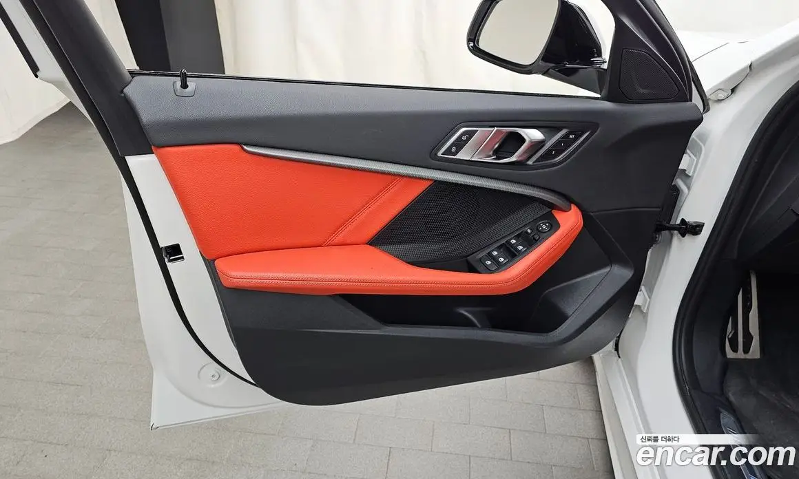 BMW 1 серия 2022 2.0 автомат (гидро), фото 14