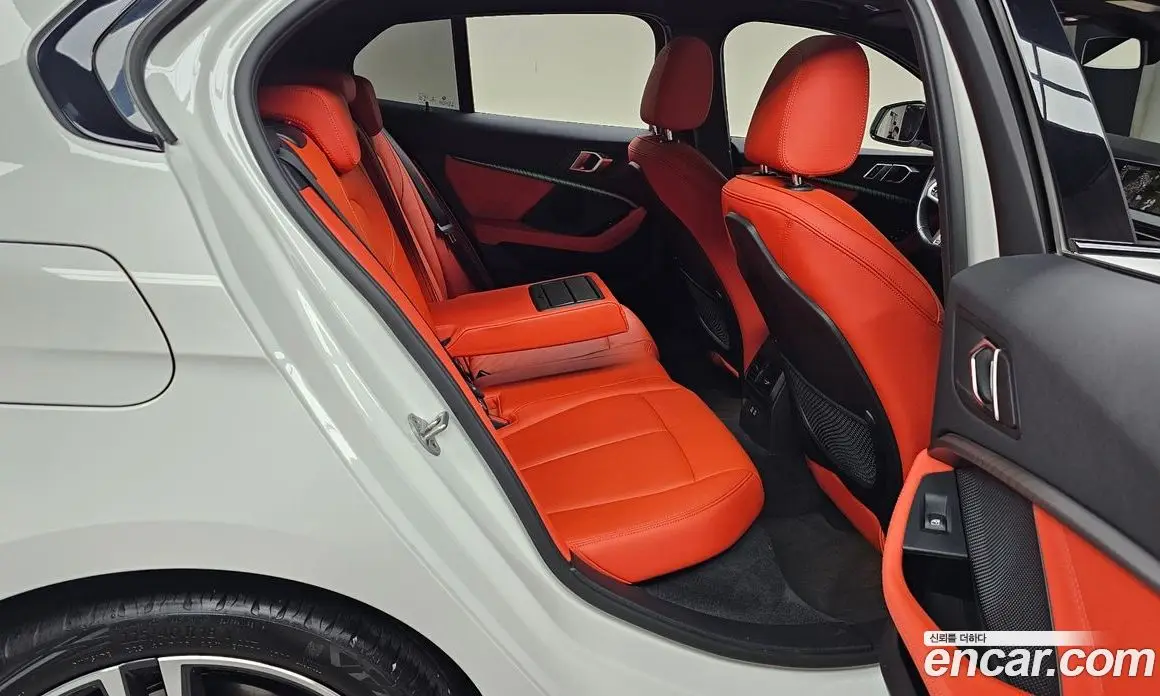 BMW 1 серия 2022 2.0 автомат (гидро), фото 17