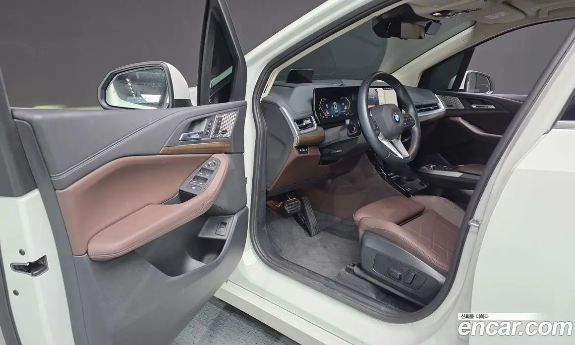 BMW 2 серия 2024 2.0 автомат (гидро), фото 13