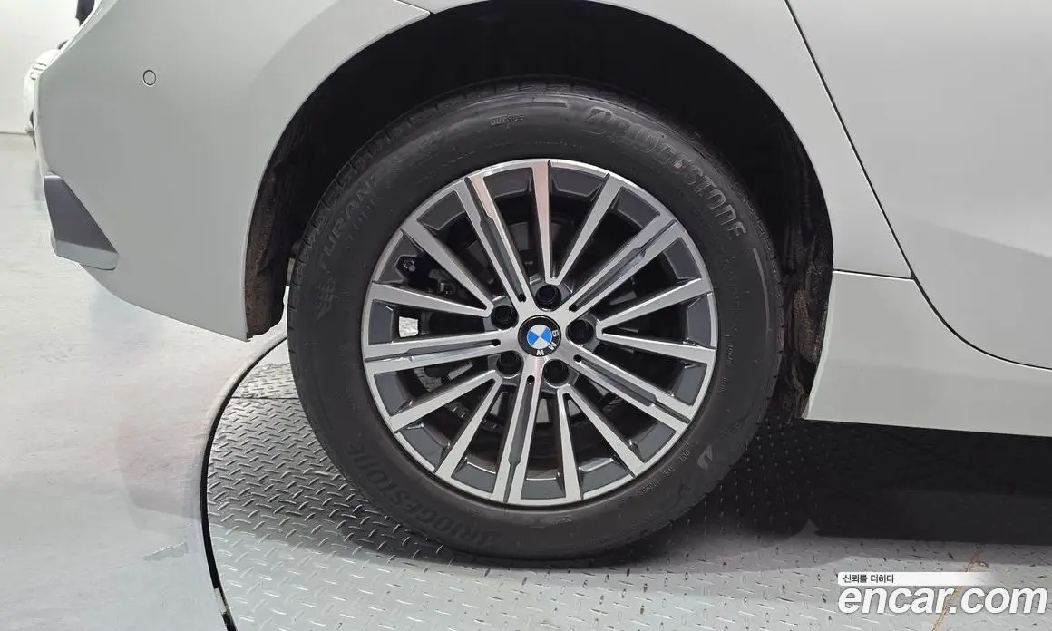 BMW 2 серия 2024 2.0 автомат (гидро), фото 5