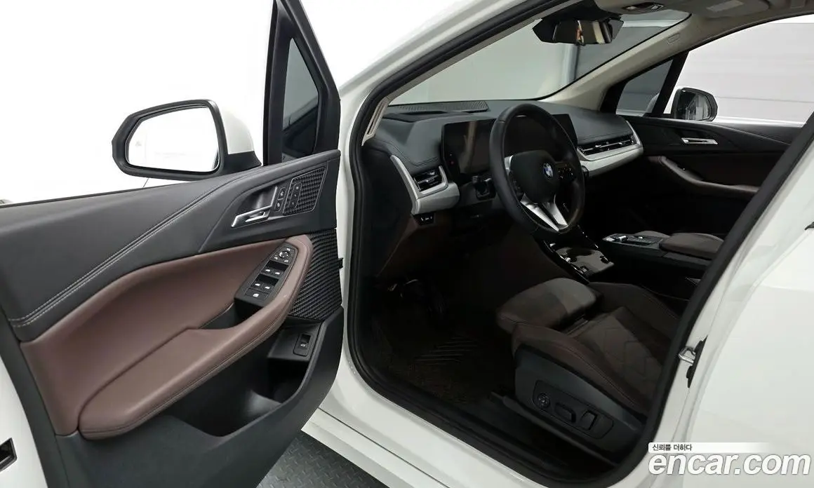 BMW 2 серия 2025 2.0 автомат (гидро), фото 13