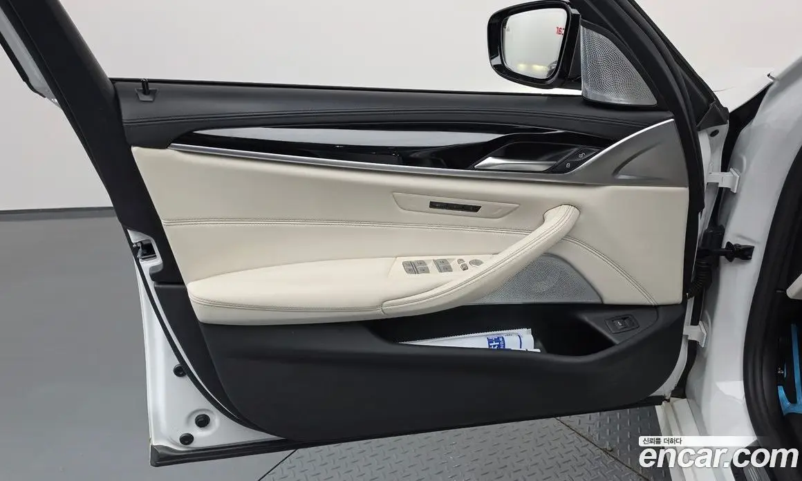 BMW 5 серия 2022 4.4 автомат (гидро), фото 13