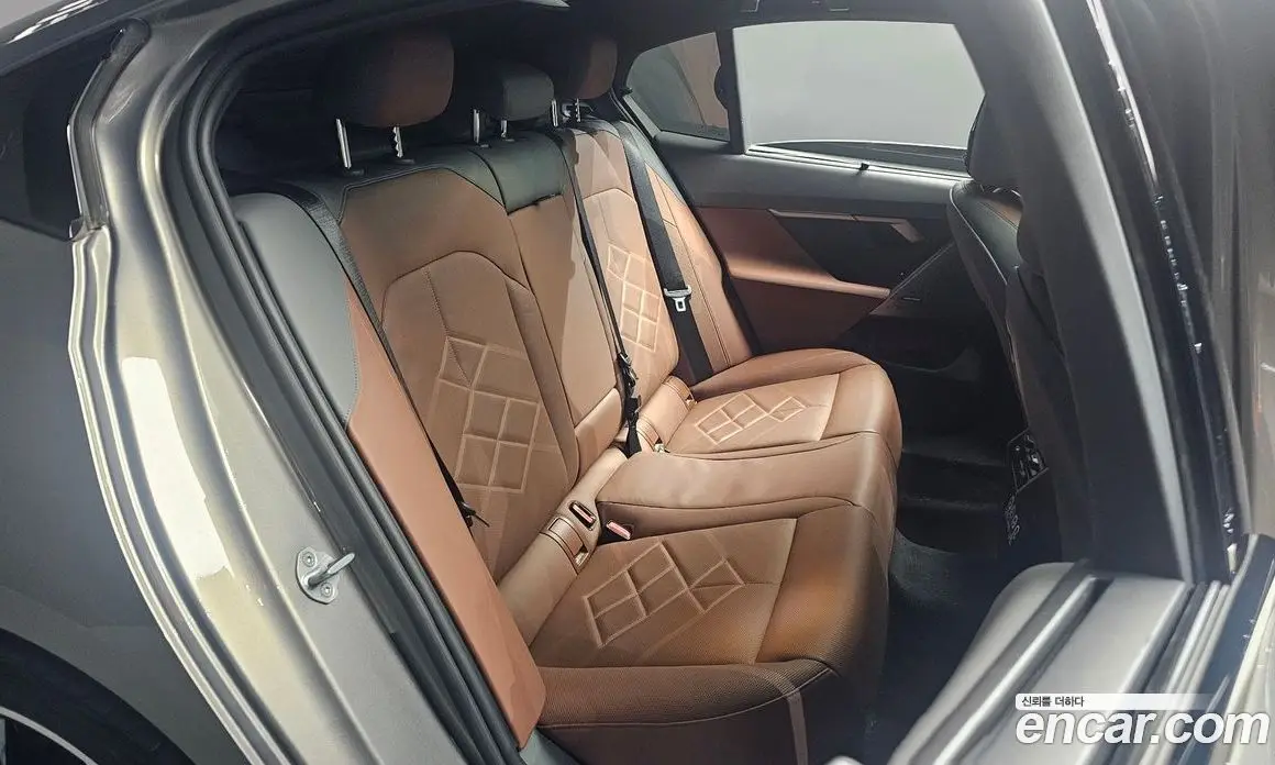 BMW 5 серия 2025 2.0 автомат (гидро), фото 17
