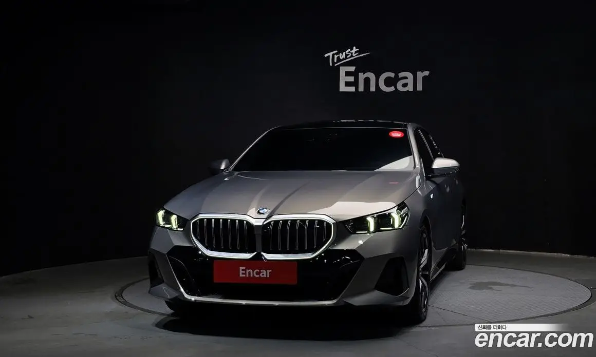 BMW 5 серия 2025 2.0 автомат (гидро), фото 3