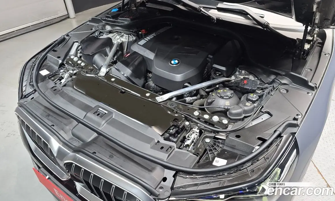 BMW 5 серия 2025 2.0 автомат (гидро), фото 6