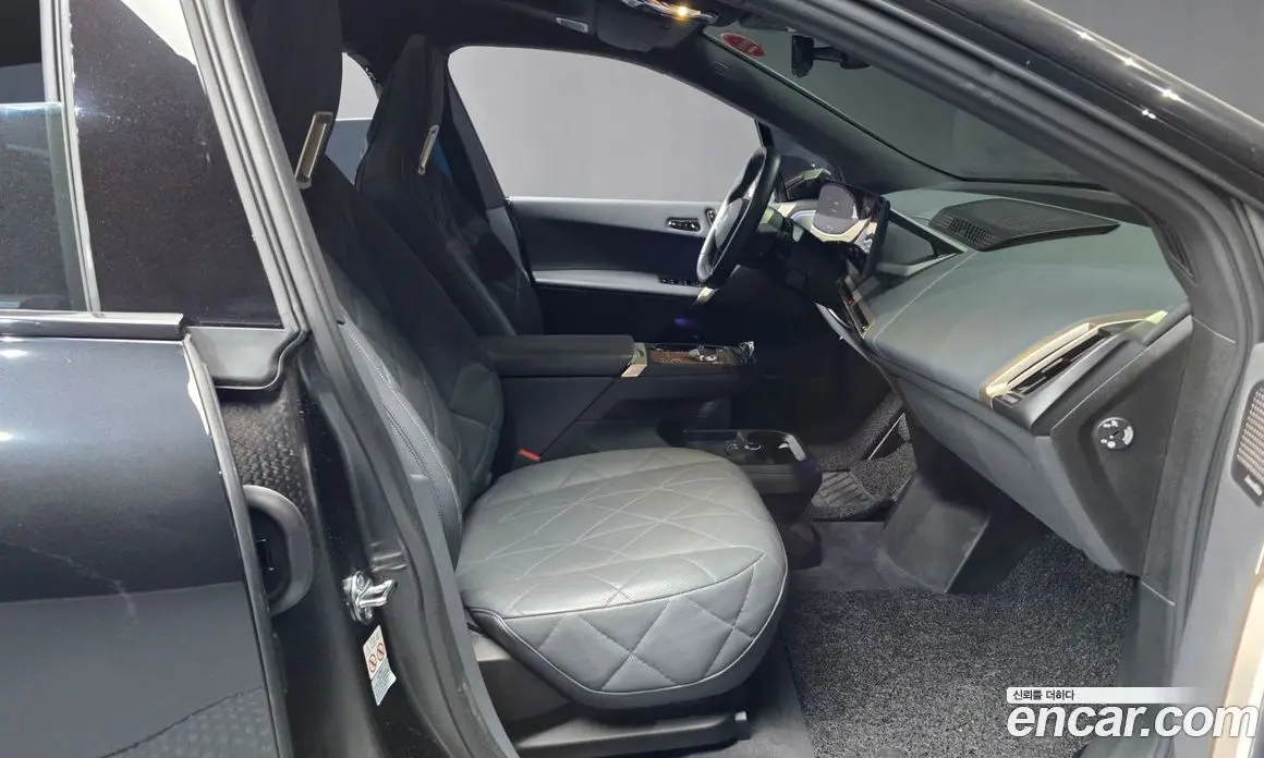 BMW iX 2023 0.3 автомат (гидро), фото 17
