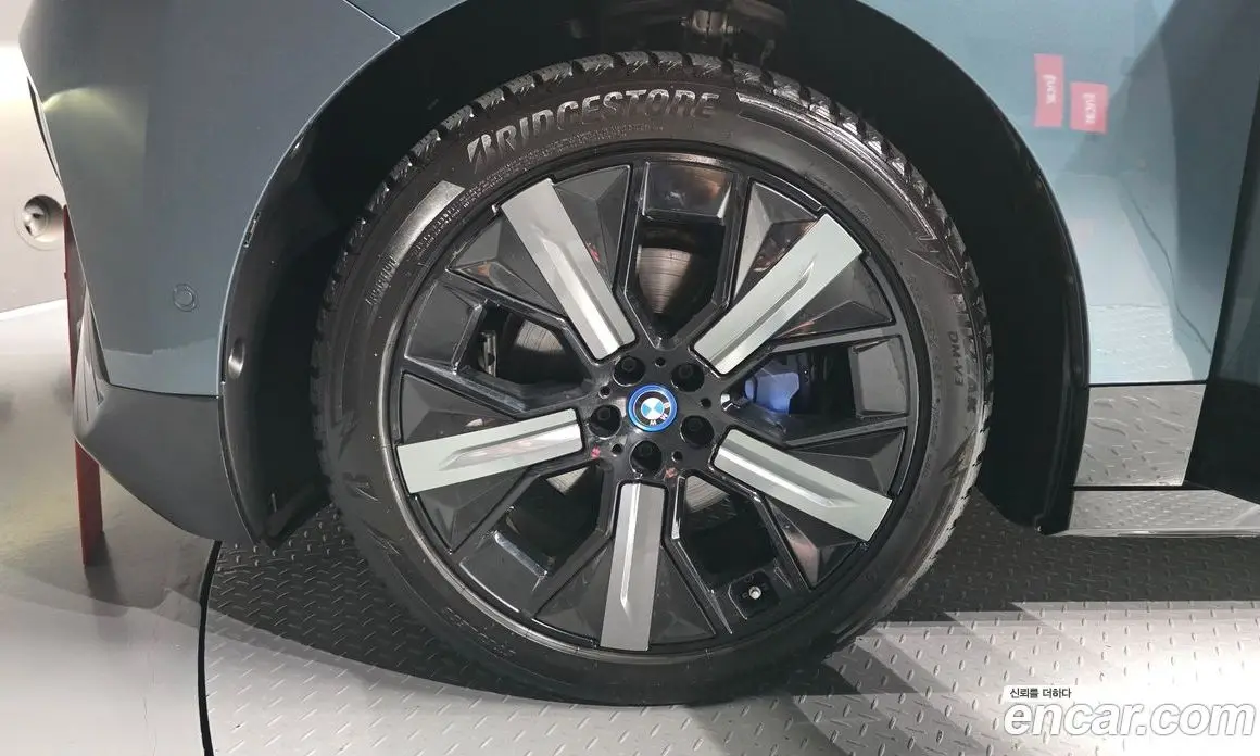 BMW iX 2023 0.3 автомат (гидро), фото 5 BMW iX 2023 0.3 автомат (гидро), фото 5