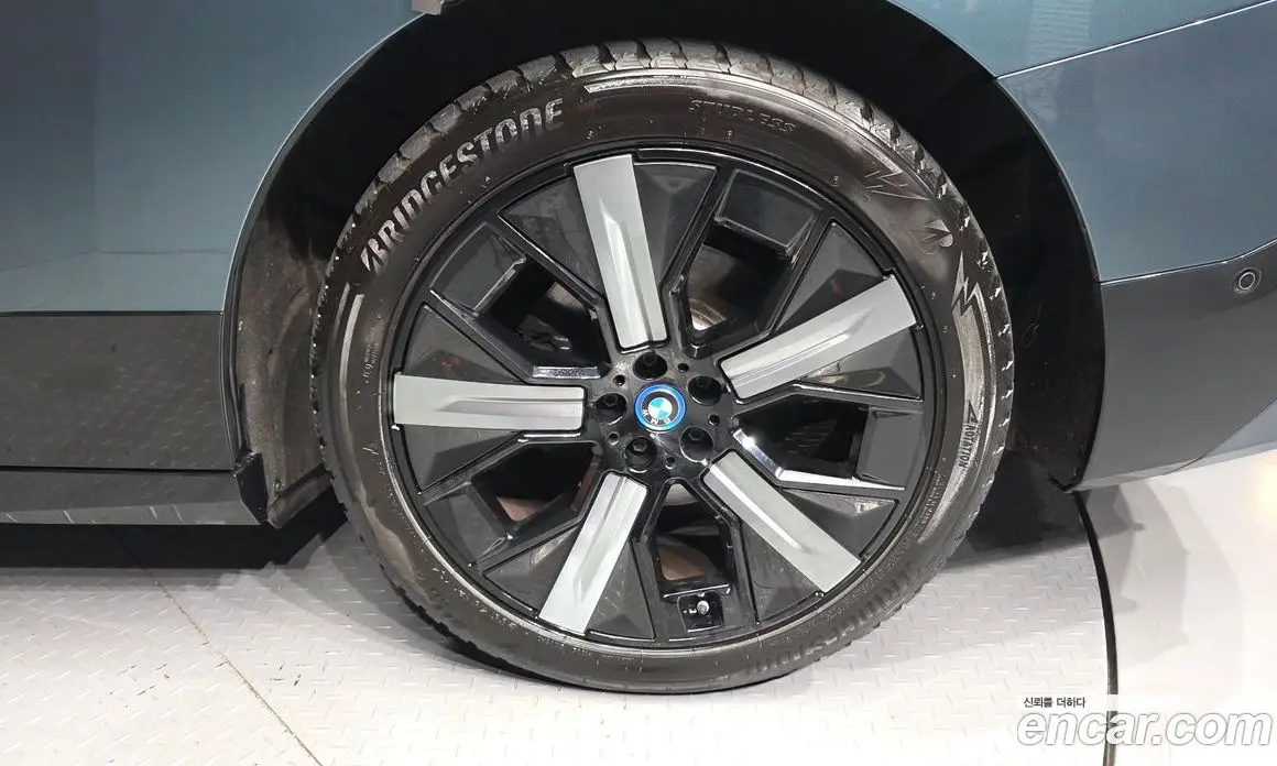 BMW iX 2023 0.3 автомат (гидро), фото 7 BMW iX 2023 0.3 автомат (гидро), фото 7