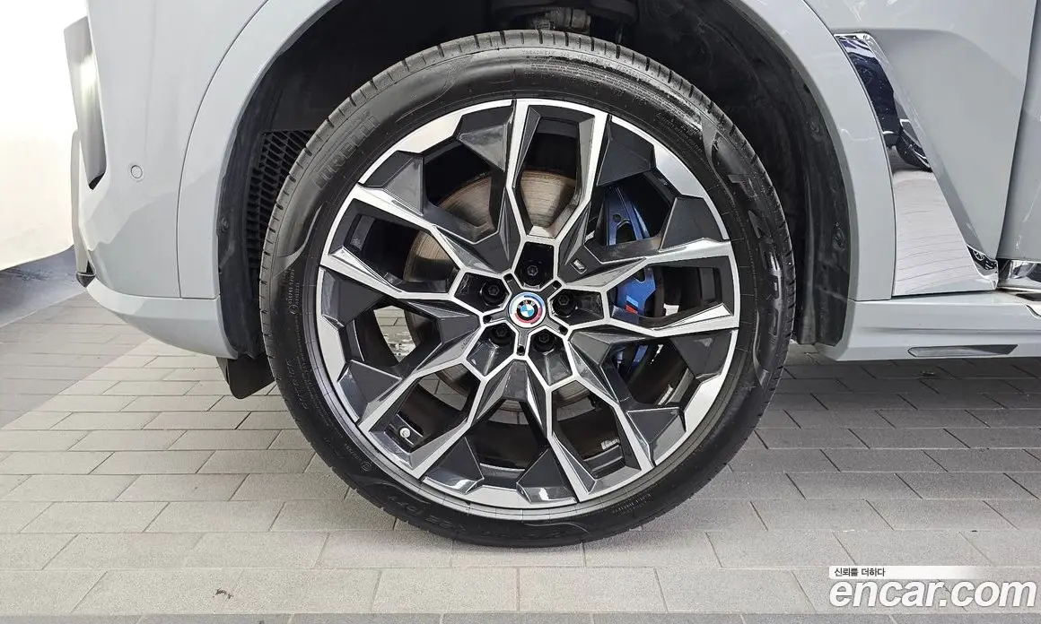 BMW X7 2024 3.0 автомат (гидро), фото 5 BMW X7 2024 3.0 автомат (гидро), фото 5