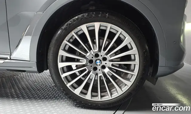 BMW X7 2024 3.0 автомат (гидро), миниатюра 7