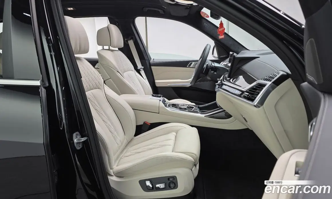 BMW X7 2025 3.0 автомат (гидро), фото 16