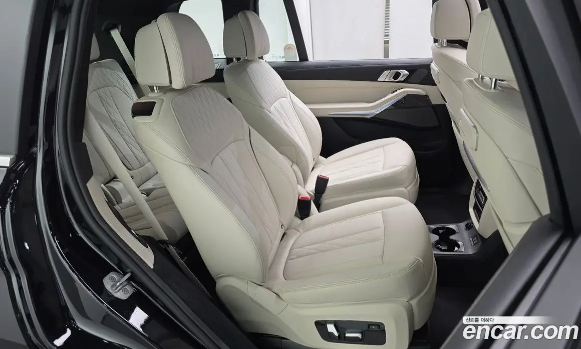 BMW X7 2025 3.0 автомат (гидро), фото 17
